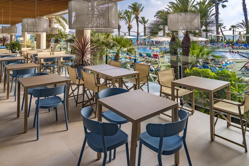 Caprici Beach Hotel & Spa 산타수산나 외부 사진