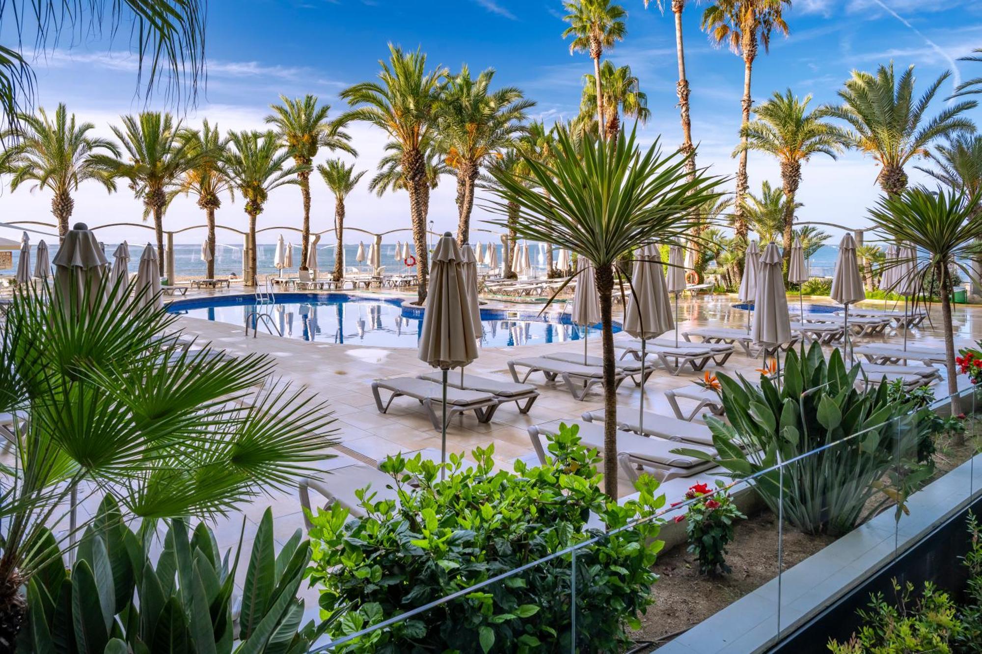 Caprici Beach Hotel & Spa 산타수산나 외부 사진