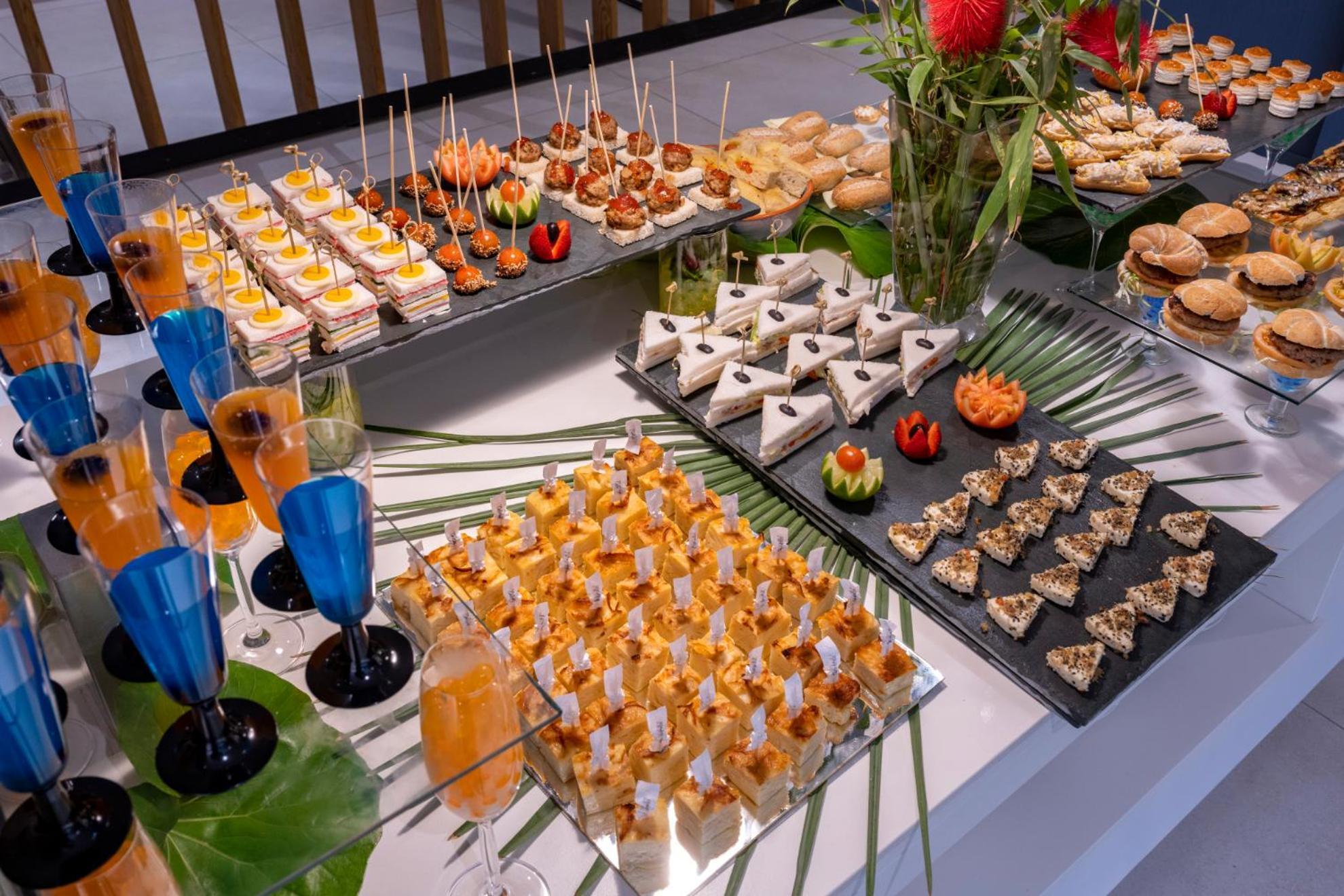 Caprici Beach Hotel & Spa 산타수산나 외부 사진