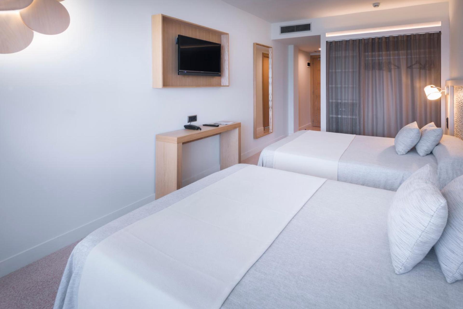 Caprici Beach Hotel & Spa 산타수산나 외부 사진