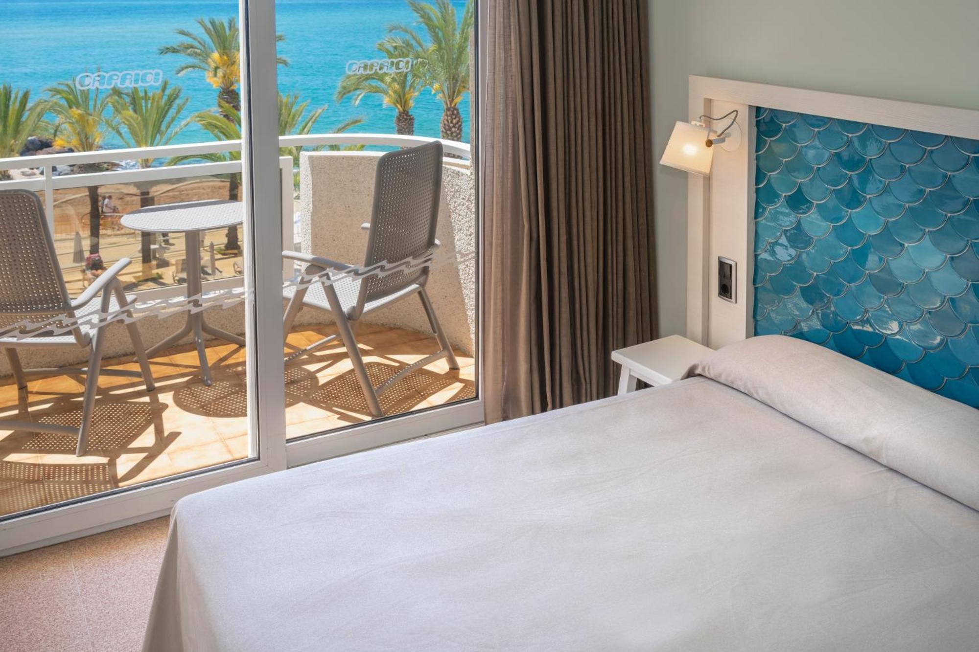 Caprici Beach Hotel & Spa 산타수산나 외부 사진