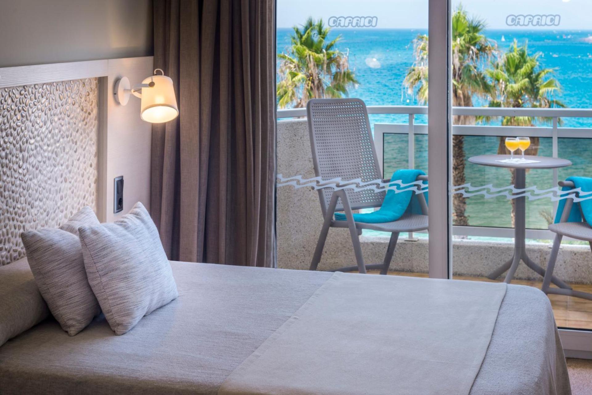 Caprici Beach Hotel & Spa 산타수산나 외부 사진